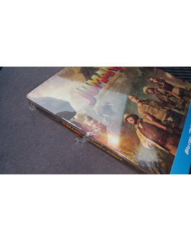 Amazon cubriendose de gloria. Jumanji totalmente destrozada metida a presión en el buzón