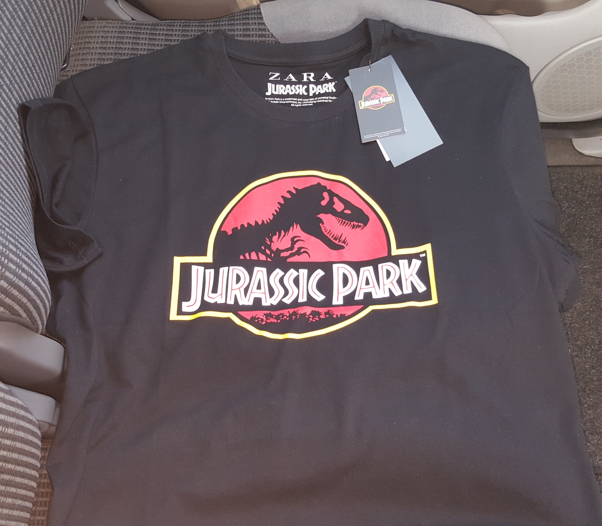 Jurassic Park color negro de Zara: Mi 15-04-2018