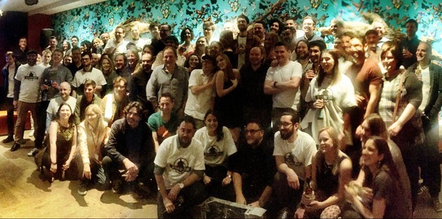 Con esta foto @FilmBayona celebra con todo su equipo la finalización de la post producción de #JurassicWorldFallenKingdom ¡¡¡La película ya esta terminada y lista!!! 
