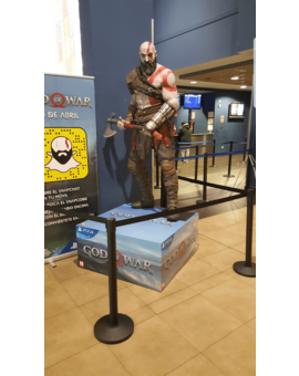 Figura de Kratos (Good of War) a tamaño real en Cinesa Parquesur ¿Os gustaría una película sobre este personaje?.