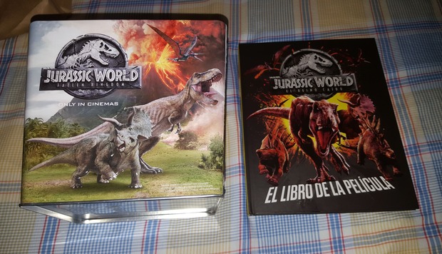 Cubo palomitas en relieve de Jurassic World El Reino Caido + El Libro de la película: Mis Compras 10-06-2018