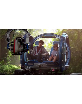Jurassic World: Gyrosphere (Behind the Scenes)