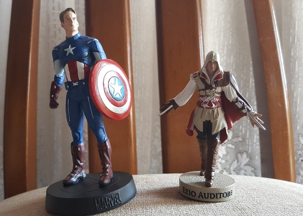 Capitan America y Ezio Auditore: Asi son la segunda entrega. 8 euros cada una