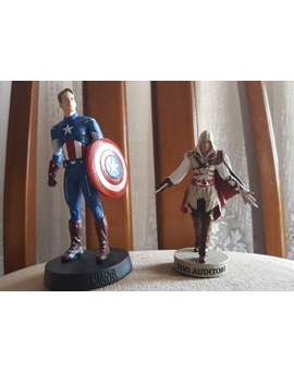 Capitan America y Ezio Auditore: Asi son la segunda entrega. 8 euros cada una