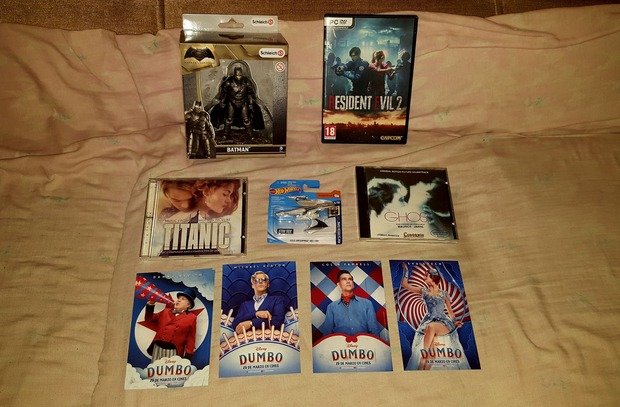 Figura Batman + Enterprise + BSOs + Resident Evil 2 + Postales Dumbo: Adquisiciones 31-03-2019. 