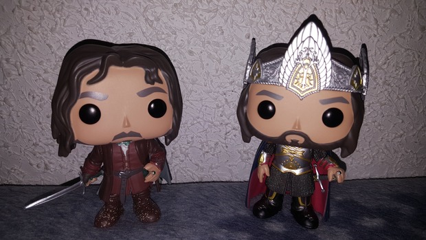 Mis dos funkos de El Señor de los Anillos de Aragorn