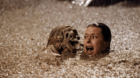 La-mitica-cinta-de-terror-en-la-que-se-usaron-esqueletos-reales-spoilers-c_s