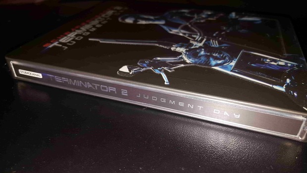 Terminator 2: El juicio final. Steelbook fosforescente Zavvi (Foto 10 de 15)