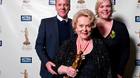 Fallece-la-actriz-shirley-douglas-madre-del-actor-kiefer-sutherland-c_s