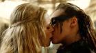 Los-personajes-que-murieron-en-los-100-envian-un-mensaje-a-los-fans-en-la-comic-con-2020-spoilers-c_s