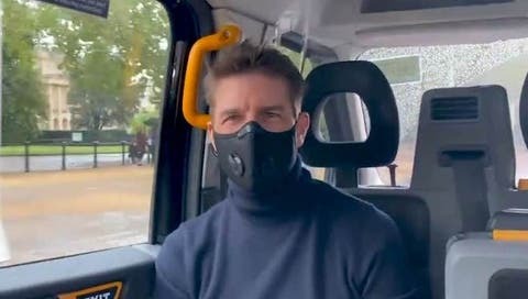  Tom Cruise se graba viendo ‘Tenet’ en el cine