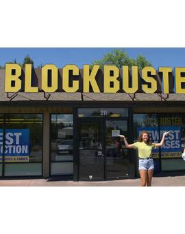 Netflix no acabó con los videoclubs: 'El último Blockbuster' explica el verdadero final del gigante 
