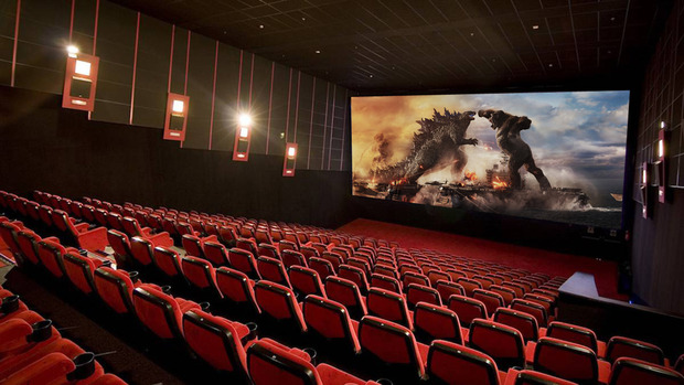Francia obliga a estar vacunado para entrar en cines. ¿Debería aplicarse en España la misma medida?