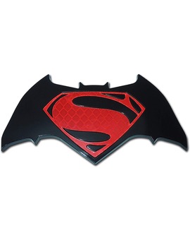 Superman o Batman. ¿A cual de los dos eliminarías del imaginario popular?.