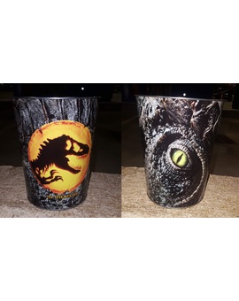 Cubo de palomitas metálico con relieves de Jurassic World Dominion. Mi Compra 03-06-2022.