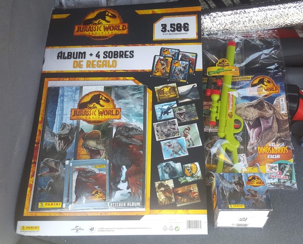 Álbum de cromos y revista oficial de Jurassic World Dominion: Mi Compra 10-06-2022