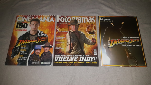 Revistas de Indiana Jones y El Reino de la Calavera de Cristal.