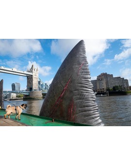 Megalodón 2 llega a Londres...
