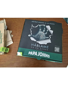 Original publicidad de Háblame en las cajas de Papa Johns.