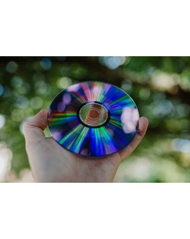Un super Blu-Ray de 125.000 GB con el tamaño de un DVD convencional.