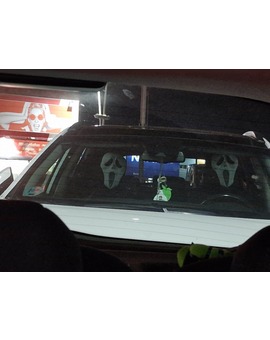 Humor: Voy a montar al coche y estos son los ocupantes del de detrás...