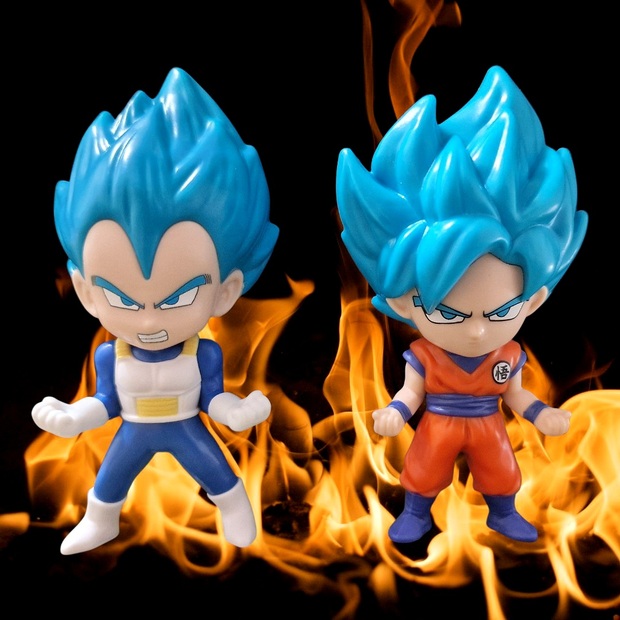 Vegeta y Goku. Figuras Burger King. Mi Compra 15-09-2026.