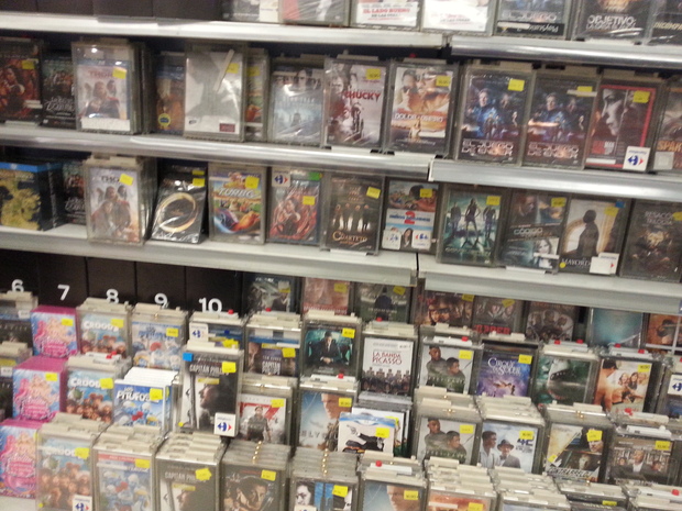 CARREFOUR PARLA: STOCK 2X1. FOTOS 2/3