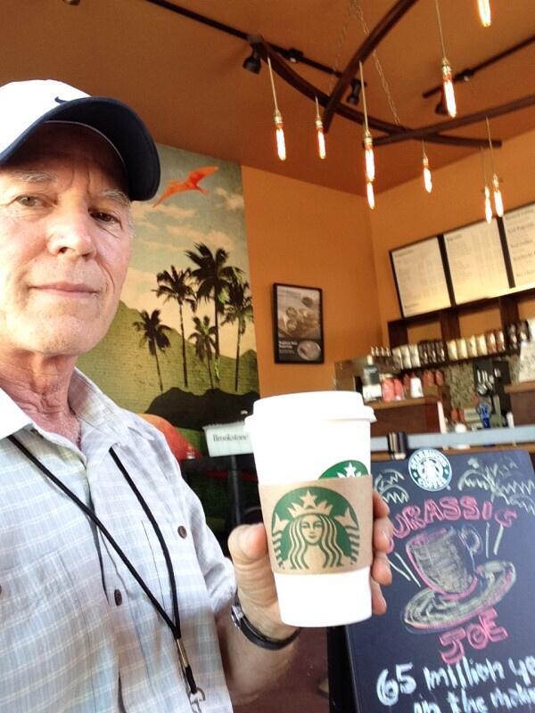 habrá un Starbucks en Jurassic World!!!!! 