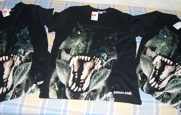 ¿Teneís alguna camiseta de Jurassic Park?. Yo el año pasado compre 3 de estas.