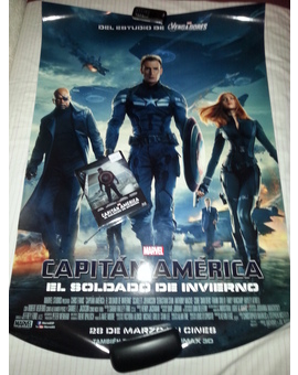 Capitan America El Soldado de Invierno: junto a la peli para que veais su tamaño aproximado