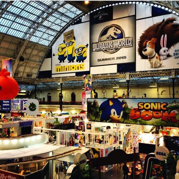 Banner de #JurassicWorld en la feria de licencias en  Europa 2/2