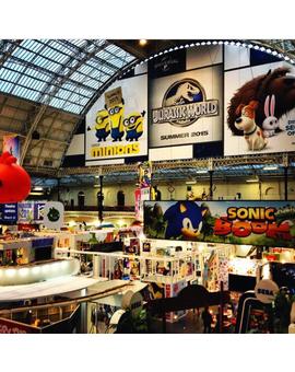 Banner de #JurassicWorld en la feria de licencias en  Europa 2/2
