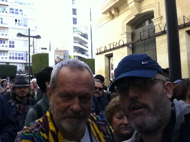 MI SELFIE CON TERRY GILLIAM...Y ADEMÁS ME HA FIRMADO EL BLU RAY DE 12 MONOS!!!