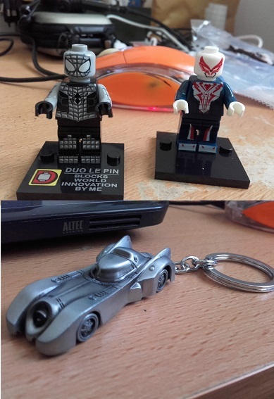 Otros dos para la colección y llavero.