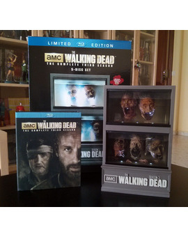 The Walking Dead Season 3 Limited Edition 1