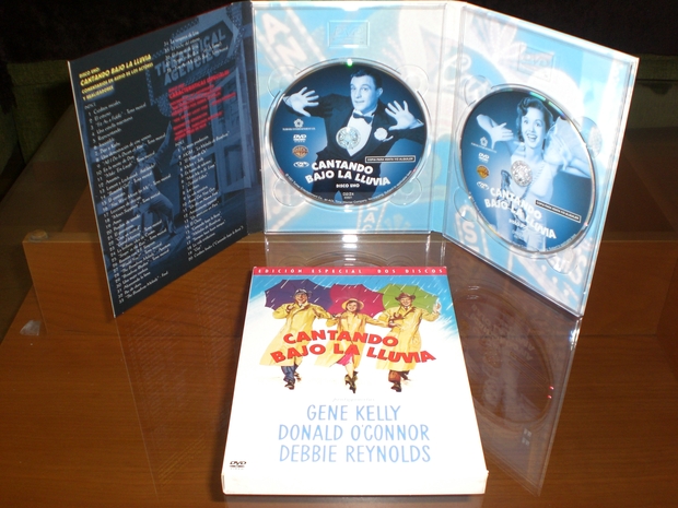 Edición Especial DVD "Cantando Bajo La LLuvia" Foto 1