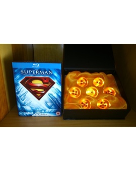 Última compra de Amazon.es - "Superman Anthology (UK) + Estuche 7 bolas Dragon Ball Z". Con esto despido el año.
