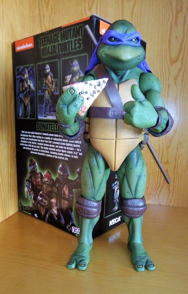 Se me ha colado una tortuga en casa y me ha quitado la pizza XD --- (Teenage Mutant Ninja Turtles 1990 Movie 1/4 Scale Figure - Donatello)
