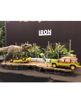 Diorama T-Rex Attack (Jurassic Park) - Iron Studios
