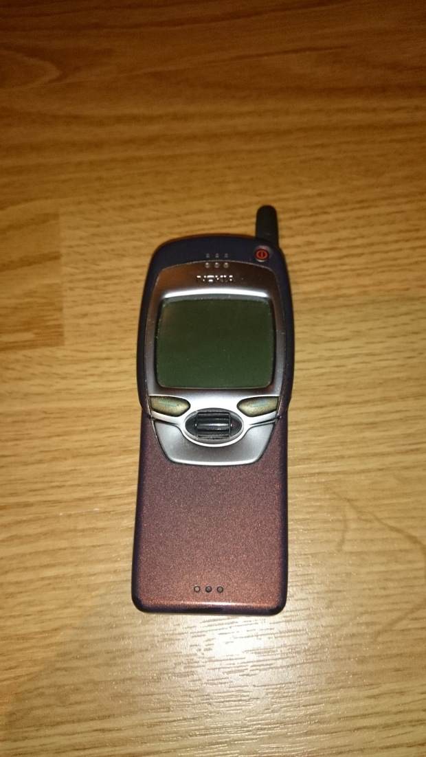  Móviles Cinéfilos En Mi Colección - Nokia 7110 - Matrix - Cerrado