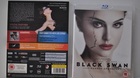Edicion-uk-con-slip-de-carton-efecto-rugoso-y-estuche-blanco-transparente-cisne-negro-c_s