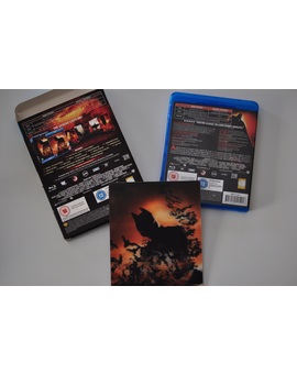 Edición UK con caja de cartón grande, postal lenticular y 5 postales de promo : "Batman Begins" 