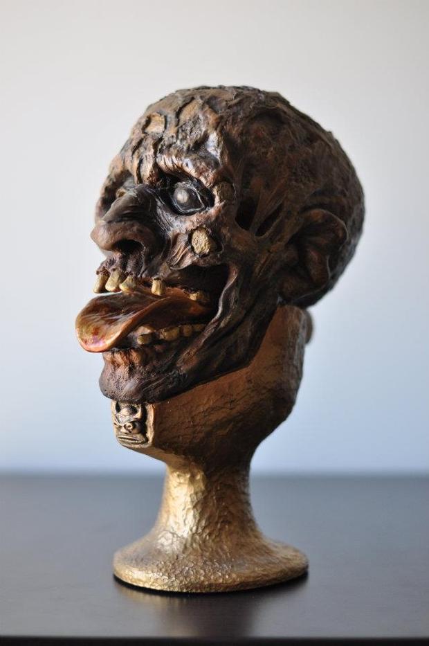 Replica del caliz de Khali en detalle