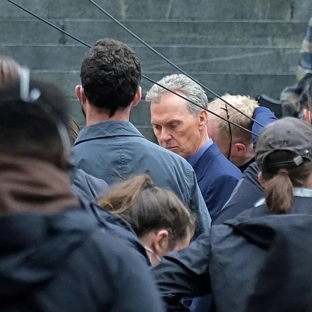 Michael Keaton en el set de Flash!!!!!!, es mi sueño hecho realidad!!!!!, qué os parece????