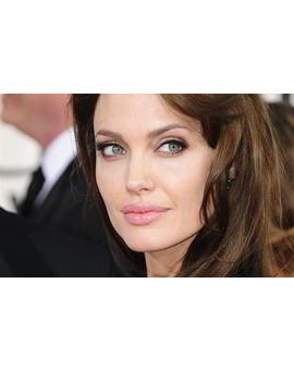 Según el NATIONAL ENQUIRER, Angelina Jolie podría estar muriéndose...