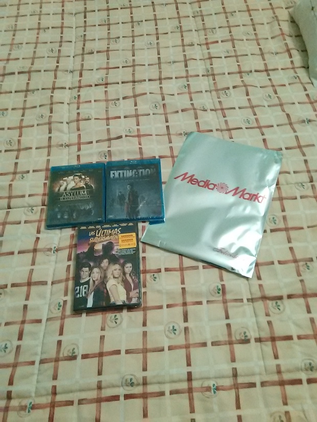 Tener un tío- padrino en Lanzarote que viene de visita y me regale pelis como cuando era un crío, no tiene precio! :)