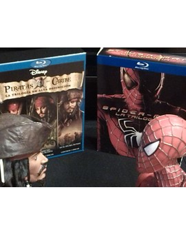 Así me encontré a estos 2 al llegar a casa... No me atrevo a apostar por uno!