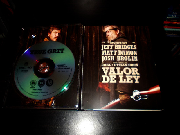 Valor de Ley Edición Especial (interior/blu-ray)