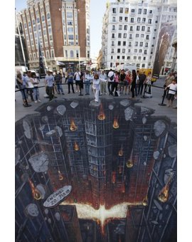‘The Dark Knight Rises’, pasote de logo 3D en Plaza de Callao, Madrid. Al abismo de Batman