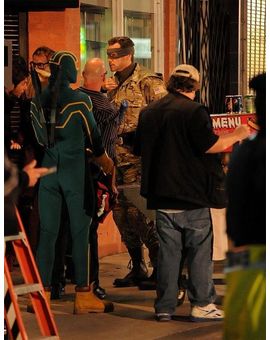 Video:JIM CARREY & AARON JOHNSON FILMING "KICK-ASS 2" IN TORONTO
